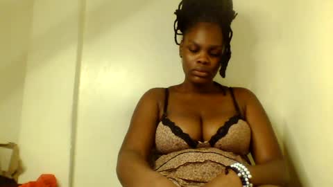 Snapshot of luciaresa chatting on 07.25.26 luciaresa online show from 07.25.26