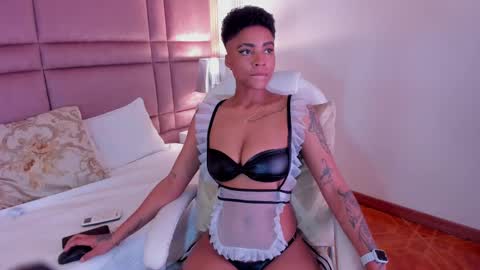  lucia wallace  online show from 03.07.25