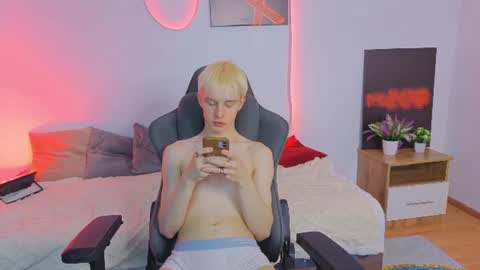 Snapshot of lucidangelok chatting on 06.24.26 Angelok online show from 06.24.26