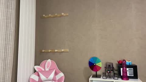 Snapshot of lucie_hot chatting on 10.04.25 Lucie hot follow me on online show from 10.04.25