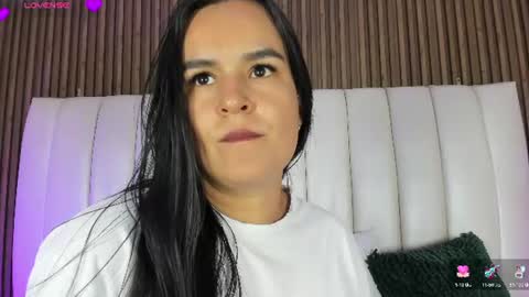 Snapshot of luciemillerr chatting on 06.20.26 lucie online show from 06.20.26