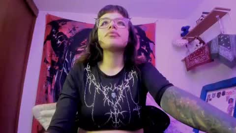 Snapshot of luciferrx666 chatting on 06.25.26 camila online show from 06.25.26