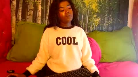 Snapshot of lucile_carrie chatting on 07.21.26 Lucile Carrie online show from 07.21.26