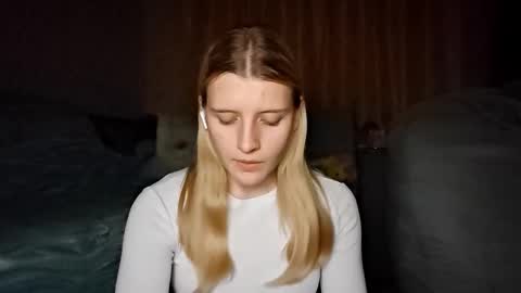 Monika online show from 10.13.25