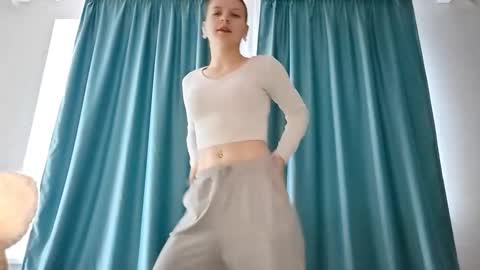 Monika online show from 11.04.25