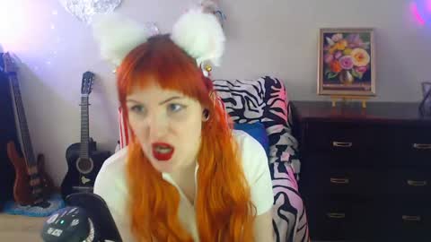 Snapshot of lucindaschaible chatting on 06.03.26 Lexa online show from 06.03.26