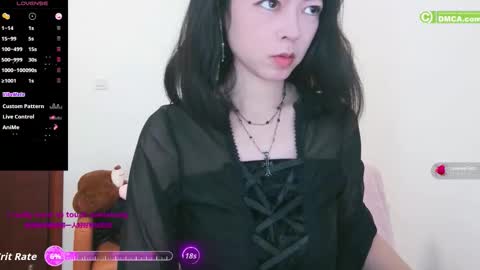 Snapshot of luckrose chatting on 10.29.25 Jinn online show from 10.29.25