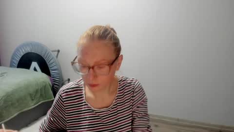 lucky_licky20 online show from 12.03.24