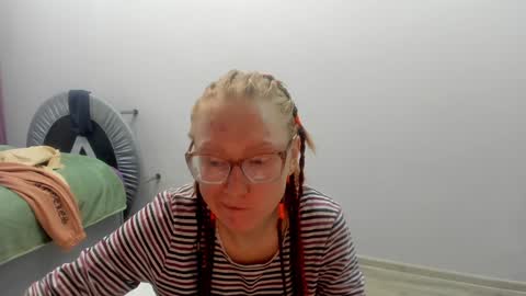 lucky_licky20 online show from 12.04.24