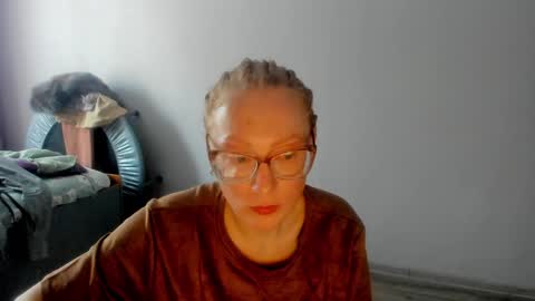lucky_licky20 online show from 12.06.24