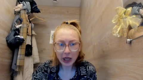lucky_licky20 online show from 12.16.24