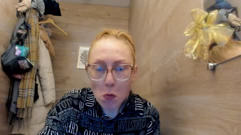 lucky_licky20 online show from 12.17.24