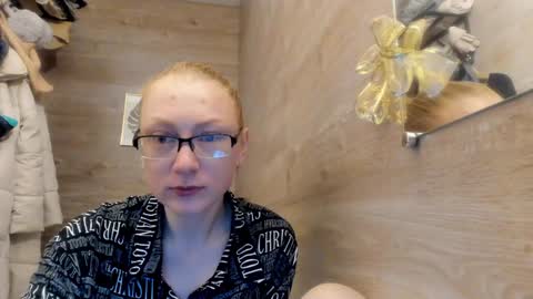 lucky_licky20 online show from 12.19.24