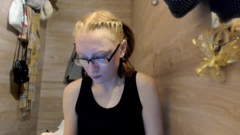 lucky_licky20 online show from 12.22.24