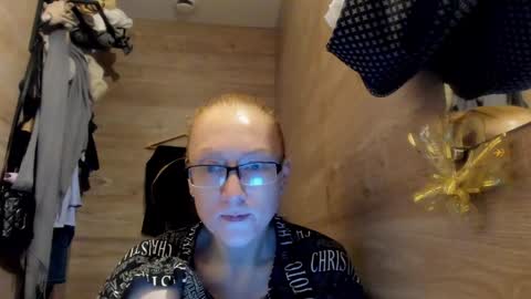 lucky_licky20 online show from 12.27.24