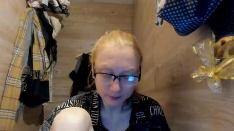 lucky_licky20 online show from 01.01.25