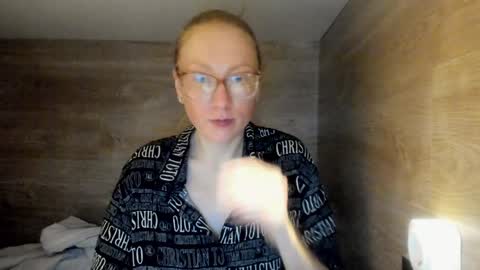 lucky_licky20 online show from 01.16.25