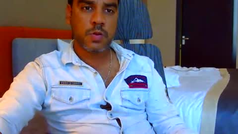 Snapshot of luckyfinalone chatting on 10.02.25 luckyfinalone online show from 10.02.25