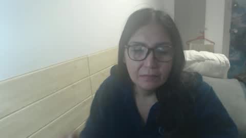 Snapshot of luckyisa chatting on 01.06.26 angelisa online show from 01.06.26