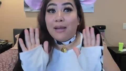 Snapshot of luckylee1992 chatting on 10.19.25 luckylee1992 online show from 10.19.25