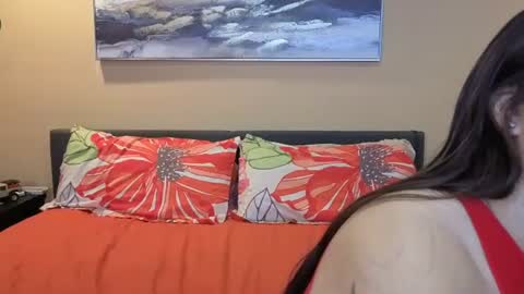 Snapshot of luckylee1992 chatting on 10.28.25 luckylee1992 online show from 10.28.25