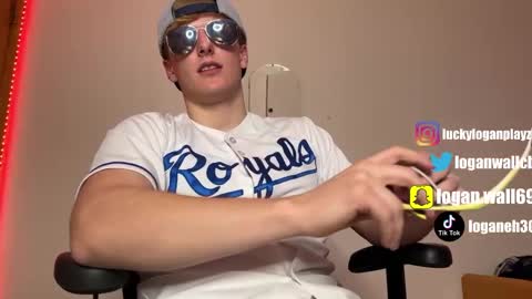 Snapshot of luckyloganx chatting on 01.25.25 Logan Wall online show from 01.25.25
