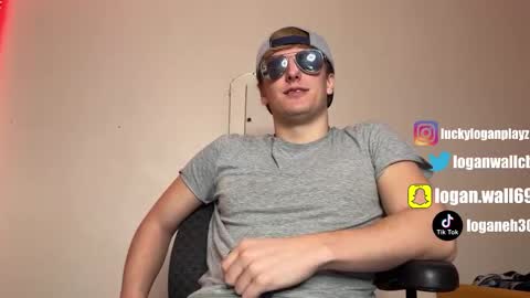 Snapshot of luckyloganx chatting on 01.25.25 Logan Wall online show from 01.25.25