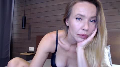 Mila Novak online show from 09.26.25