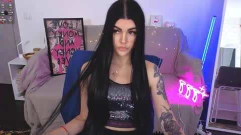 Monika online show from 10.20.25