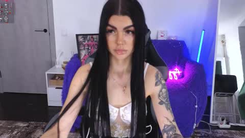 Monika online show from 11.28.25