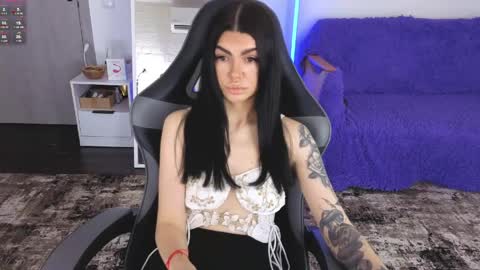 Monika online show from 04.28.26