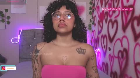 Snapshot of luckyswagson chatting on 10.25.25 Luanis online show from 10.25.25