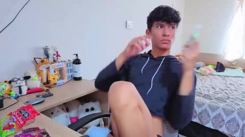 Lu Independent Model online show from 12.20.25