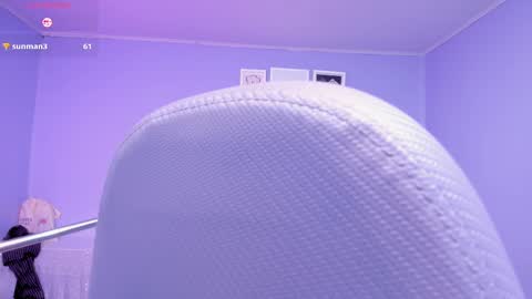 Snapshot of lucrecia_sucker chatting on 10.05.25 Lu online show from 10.05.25