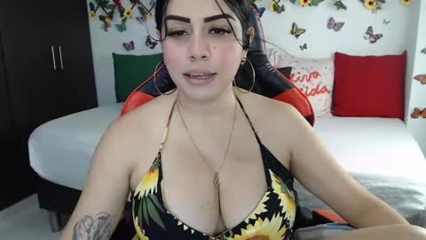 Snapshot of lucy007_ chatting on 12.30.24 luciana online show from 12.30.24