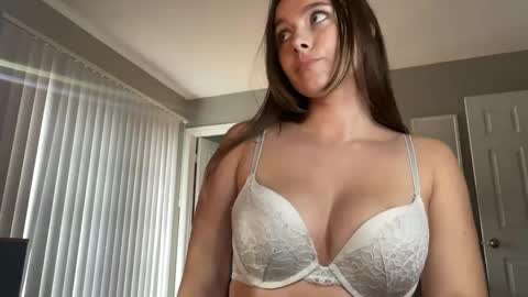 Snapshot of lucy12821 chatting on 10.25.25 Lucy online show from 10.25.25