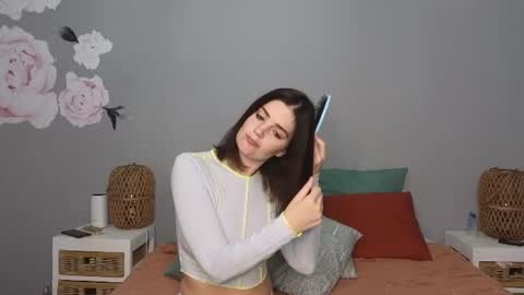 Snapshot of lucy1990xxx chatting on 06.18.26 Lucy online show from 06.18.26
