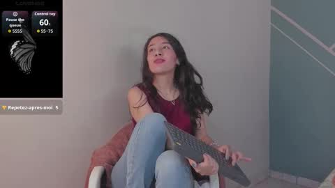 Snapshot of lucy_bluesea chatting on 10.24.25 Lucy Herrera online show from 10.24.25