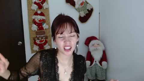Snapshot of lucy_collins_g chatting on 12.12.24 Lucy online show from 12.12.24
