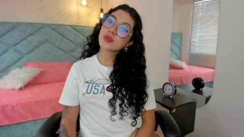 Lucy Greys online show from 04.21.26