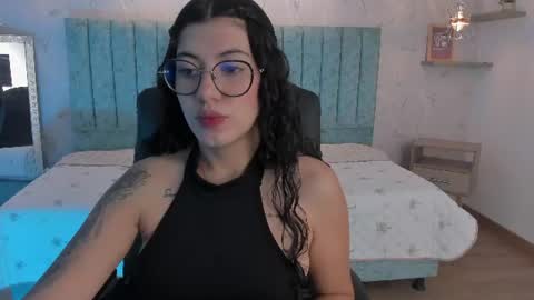 Snapshot of lucy_greys_ chatting on 08.06.26 Lucy Greys online show from 08.06.26