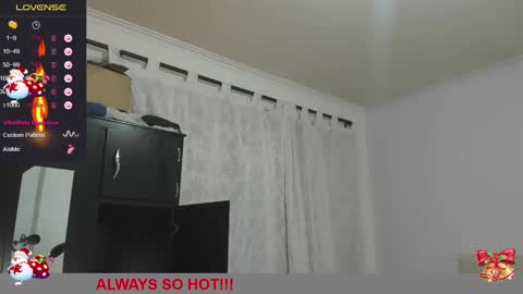 Snapshot of lucy_hot77 chatting on 01.03.25 Lucia online show from 01.03.25
