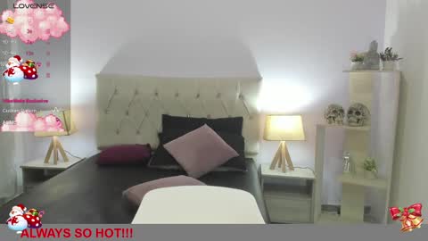 Snapshot of lucy_hot77 chatting on 01.22.25 Lucia online show from 01.22.25