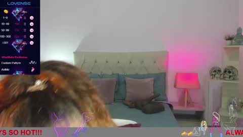 Snapshot of lucy_hot77 chatting on 02.23.25 Lucia online show from 02.23.25