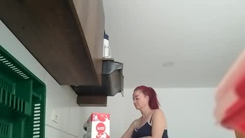 Snapshot of lucy_hot77 chatting on 09.12.25 Lucia online show from 09.12.25