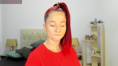 Snapshot of lucy_hot77 chatting on 09.20.25 Lucia online show from 09.20.25