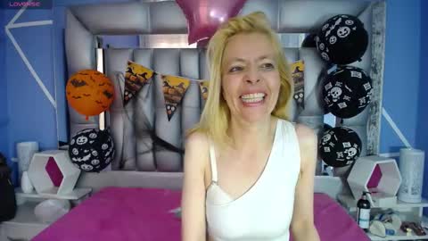  SleepyAbuela online show from 10.28.25