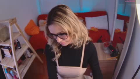 Snapshot of lucy_priincess chatting on 01.01.25 lucy online show from 01.01.25