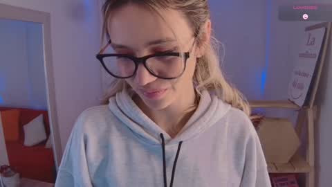 Snapshot of lucy_priincess chatting on 01.27.25 lucy online show from 01.27.25