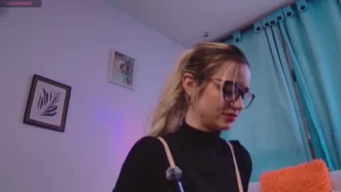 Snapshot of lucy_priincess chatting on 02.23.25 lucy online show from 02.23.25